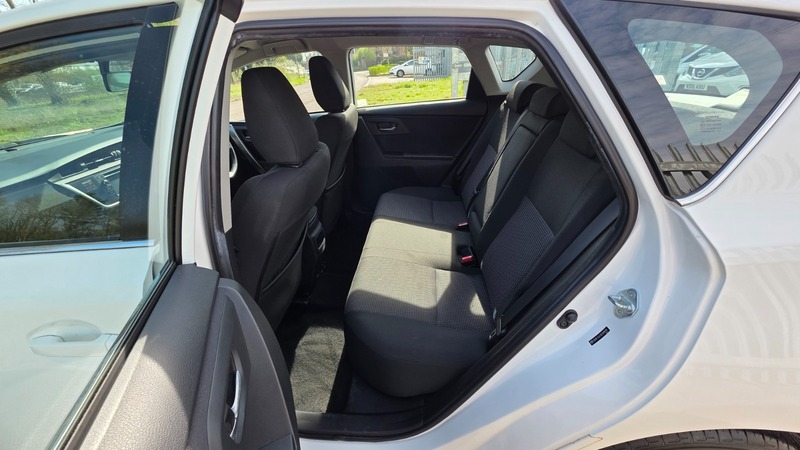 Used Toyota Auris 2013 for sale - 77981713: Photo 28