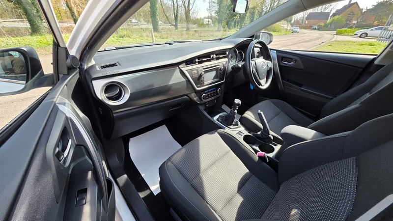 Used Toyota Auris 2013 for sale - 77981713: Photo 30