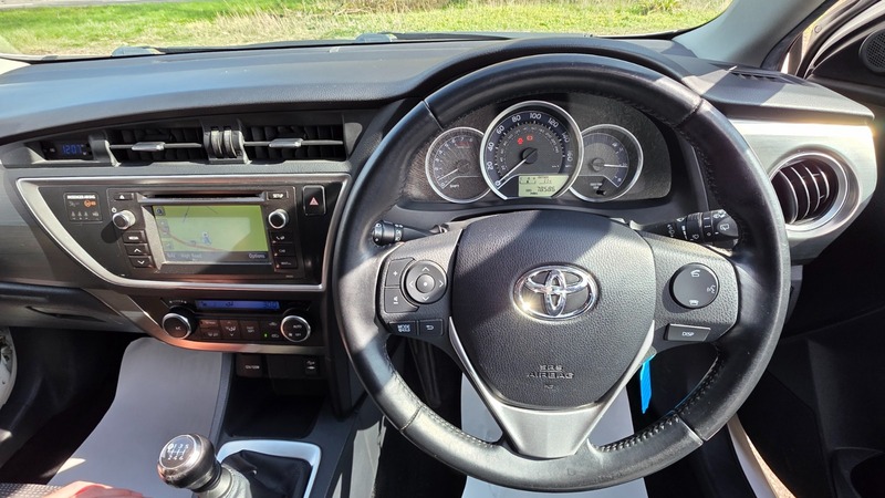 Used Toyota Auris 2013 for sale - 77981713: Photo 39