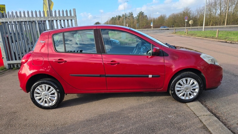 Used Renault Clio 2010 for sale - 77709000: Photo 14