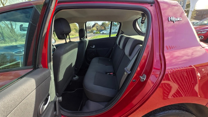 Used Renault Clio 2010 for sale - 77709000: Photo 20