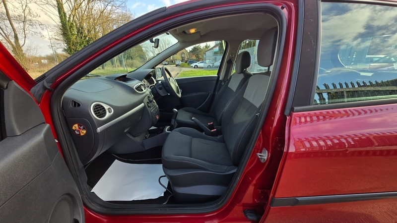 Used Renault Clio 2010 for sale - 77709000: Photo 21