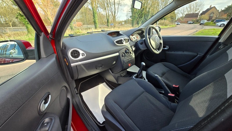 Used Renault Clio 2010 for sale - 77709000: Photo 22