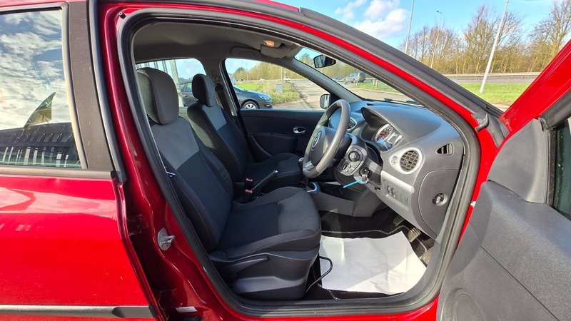 Used Renault Clio 2010 for sale - 77709000: Photo 24