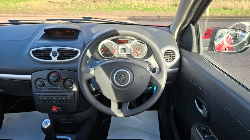 Used Renault Clio 2010 for sale - 77709000: Photo 26
