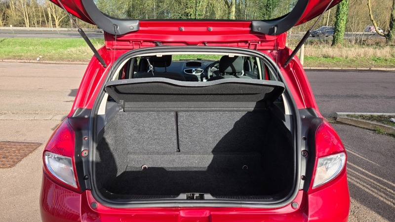 Used Renault Clio 2010 for sale - 77709000: Photo 37