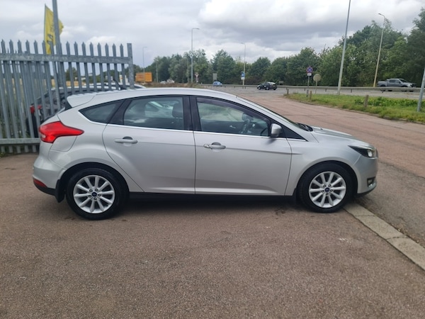 Used Ford Focus 2017 for sale - 75765801: Photo 11