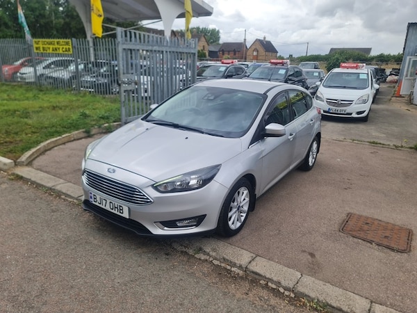 Used Ford Focus 2017 for sale - 75765801: Photo 3