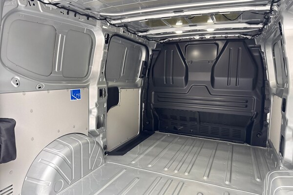 Used Volkswagen Transporter 2025 for sale - 76232535: Photo 40