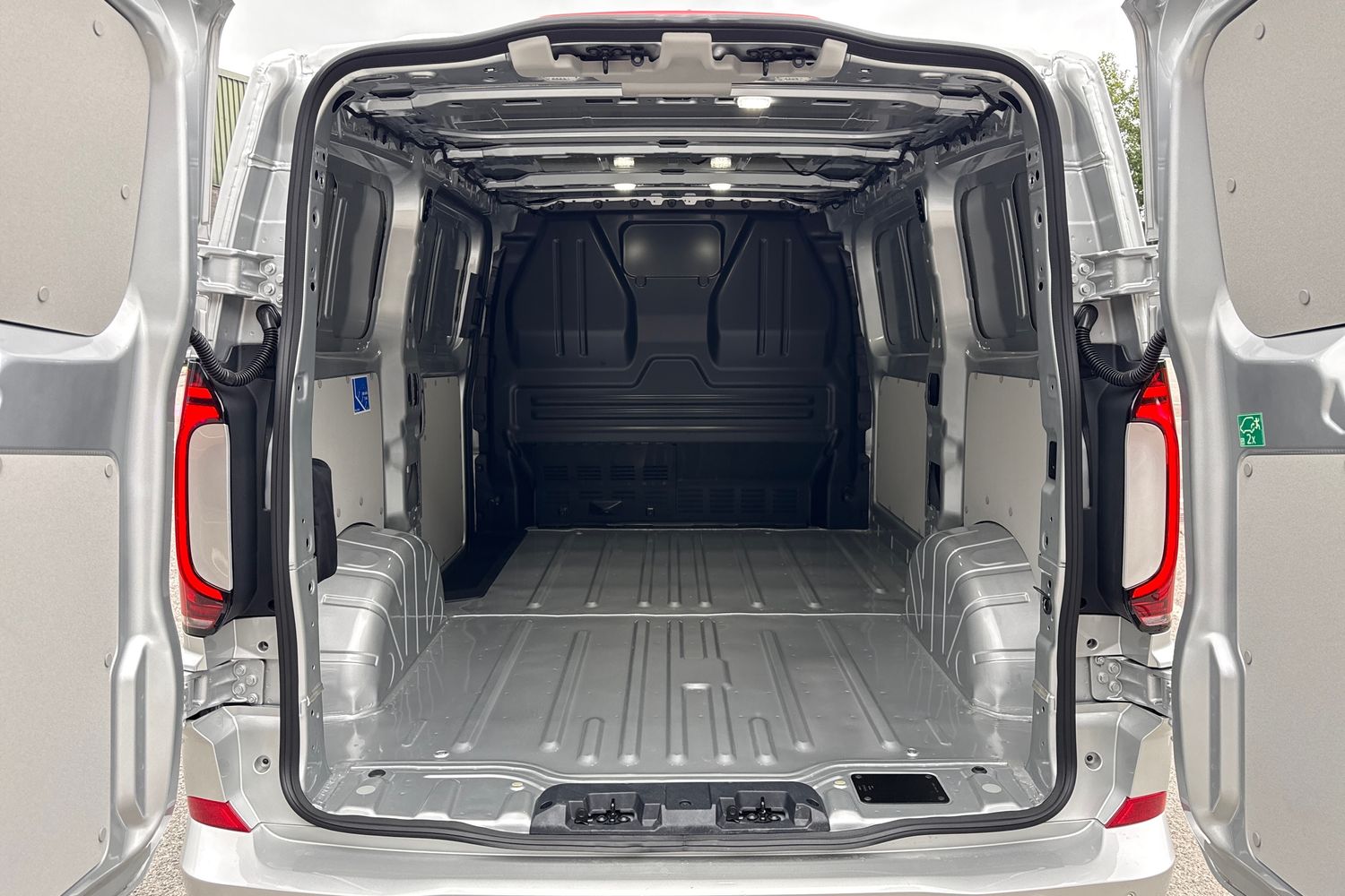 Used Volkswagen Transporter 2025 for sale - 76232535: Photo 6