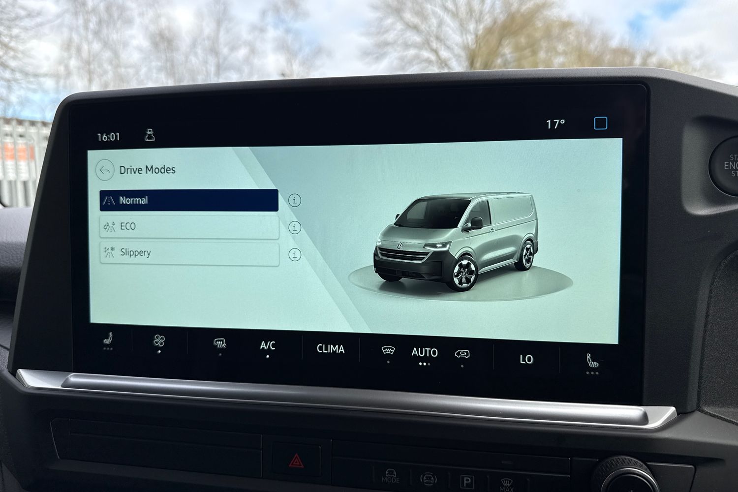 Used Volkswagen Transporter 2025 for sale - 78122526: Photo 46