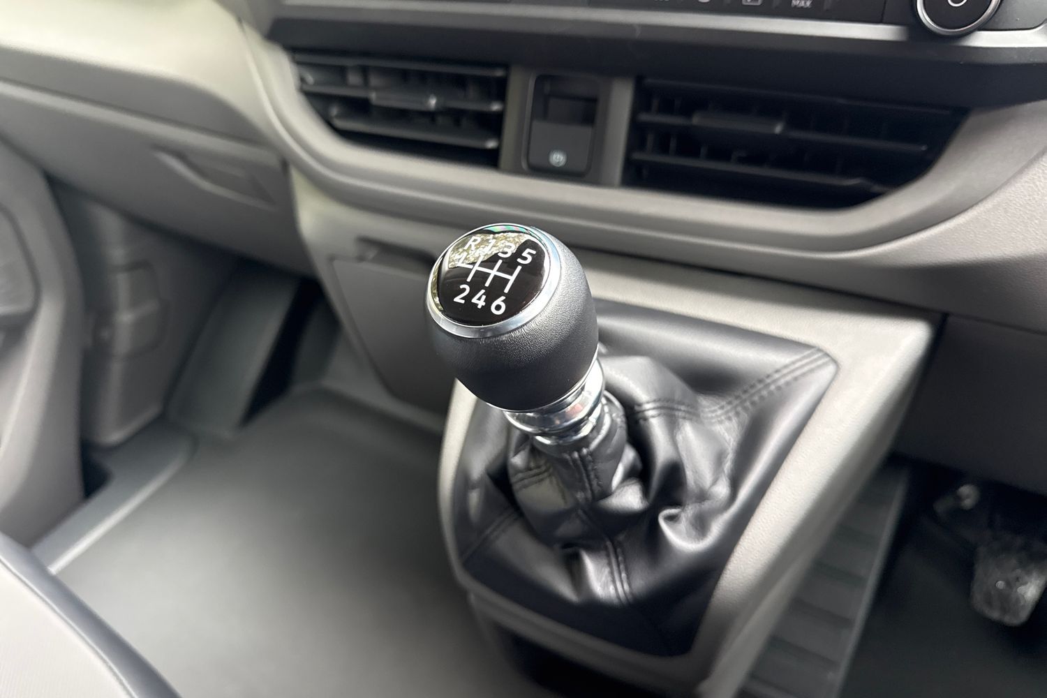 Used Volkswagen Transporter 2025 for sale - 76481100: Photo 22