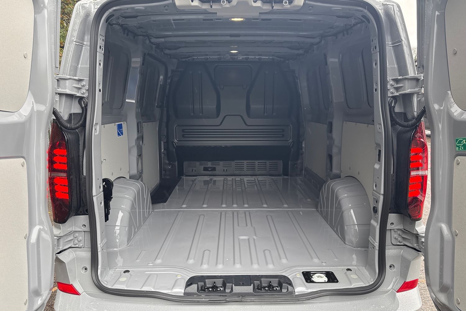 Used Volkswagen Transporter 2025 for sale - 76481100: Photo 6