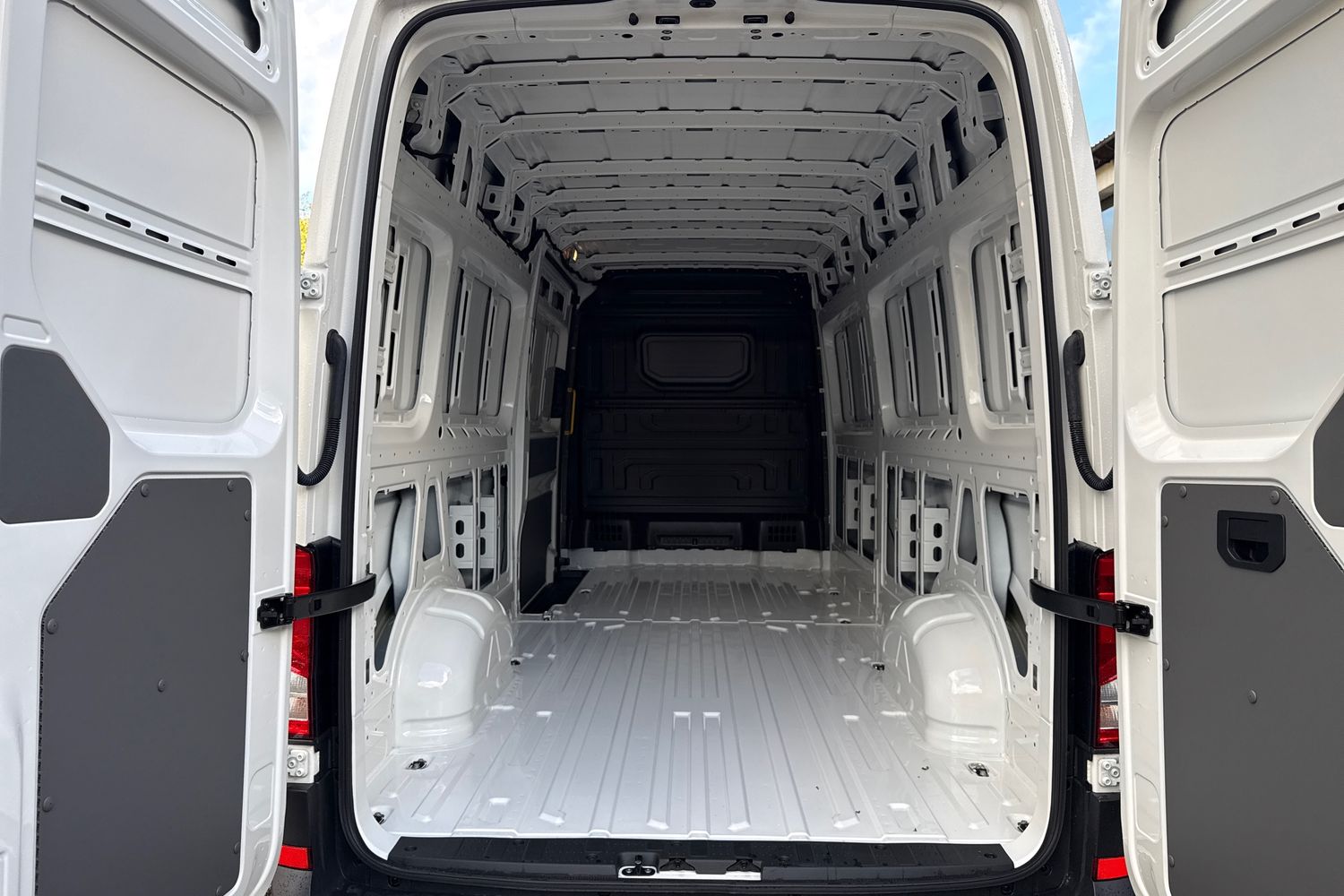 Used Volkswagen Crafter 2025 for sale - 76364657: Photo 6