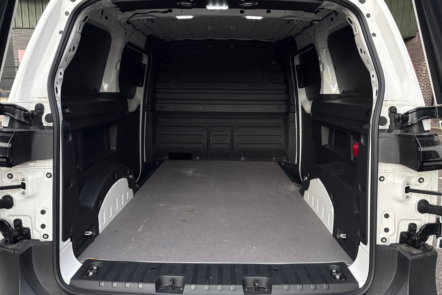 Used Volkswagen ID. Buzz Cargo 2025 for sale - 77451189: Photo 6