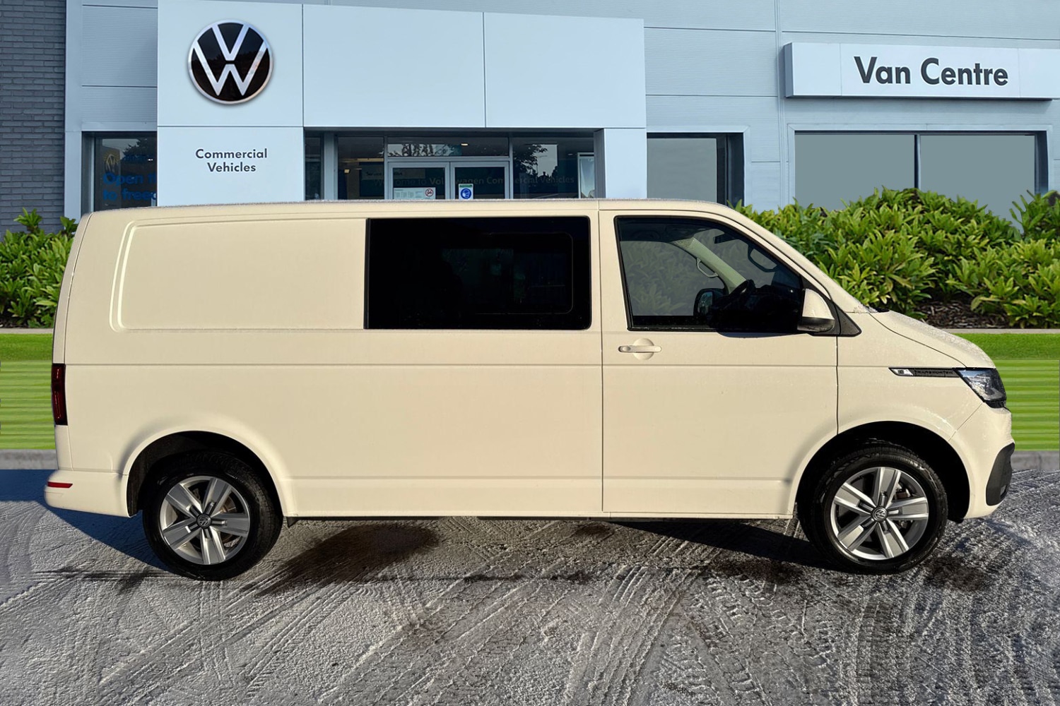 Used Volkswagen Transporter 2024 for sale - 77152611: Photo 3