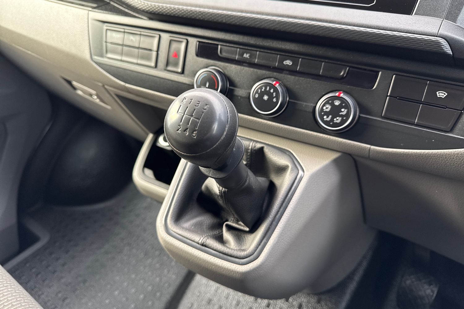 Used Volkswagen Transporter 2023 for sale - 76855040: Photo 23