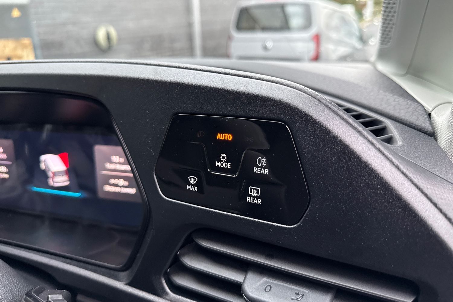 Used Volkswagen Caddy Maxi 2025 for sale - 76750791: Photo 24