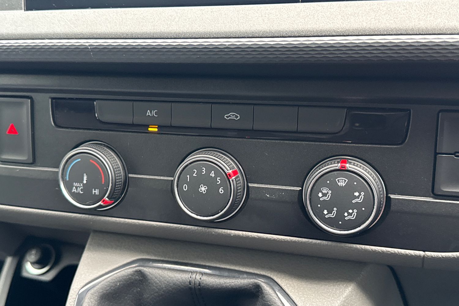 Used Volkswagen Transporter 2024 for sale - 77117740: Photo 22