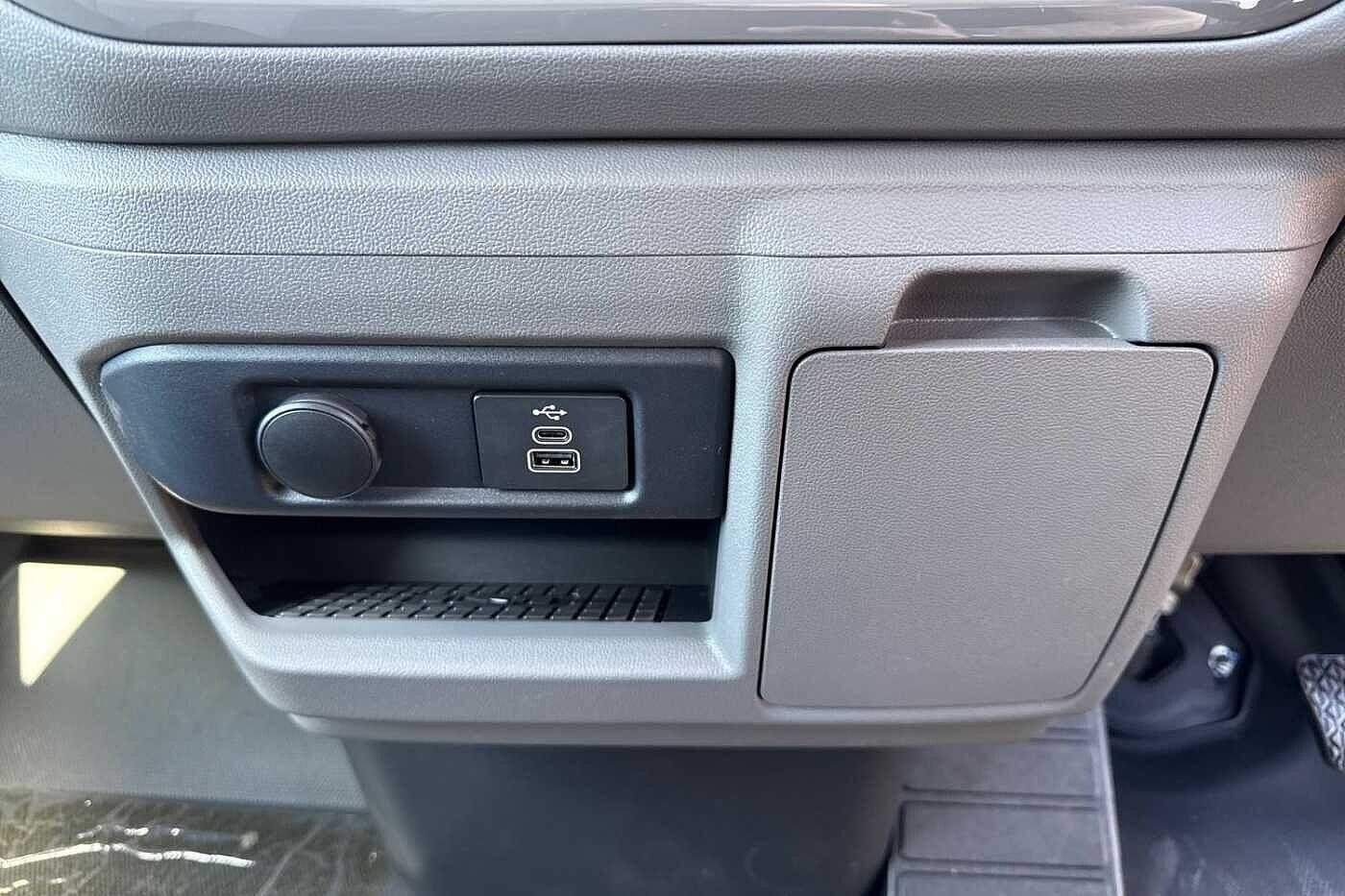 Used Volkswagen Transporter 2025 for sale - 76385466: Photo 38