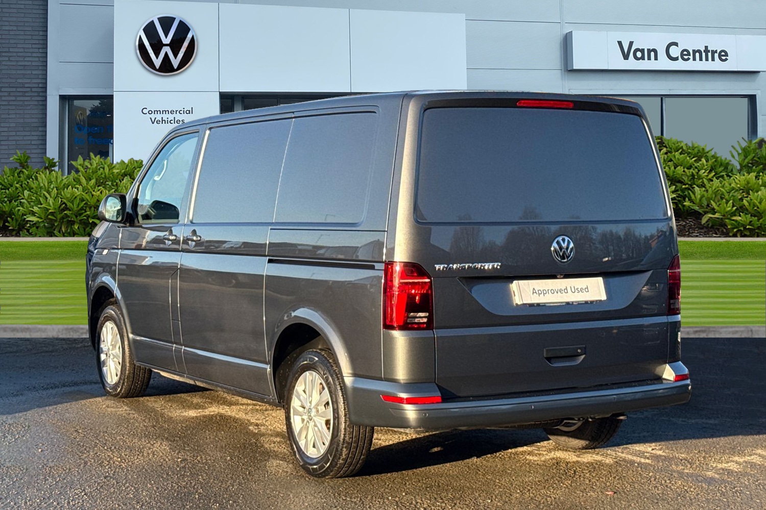 Used Volkswagen Transporter 2022 for sale - 76836318: Photo 2