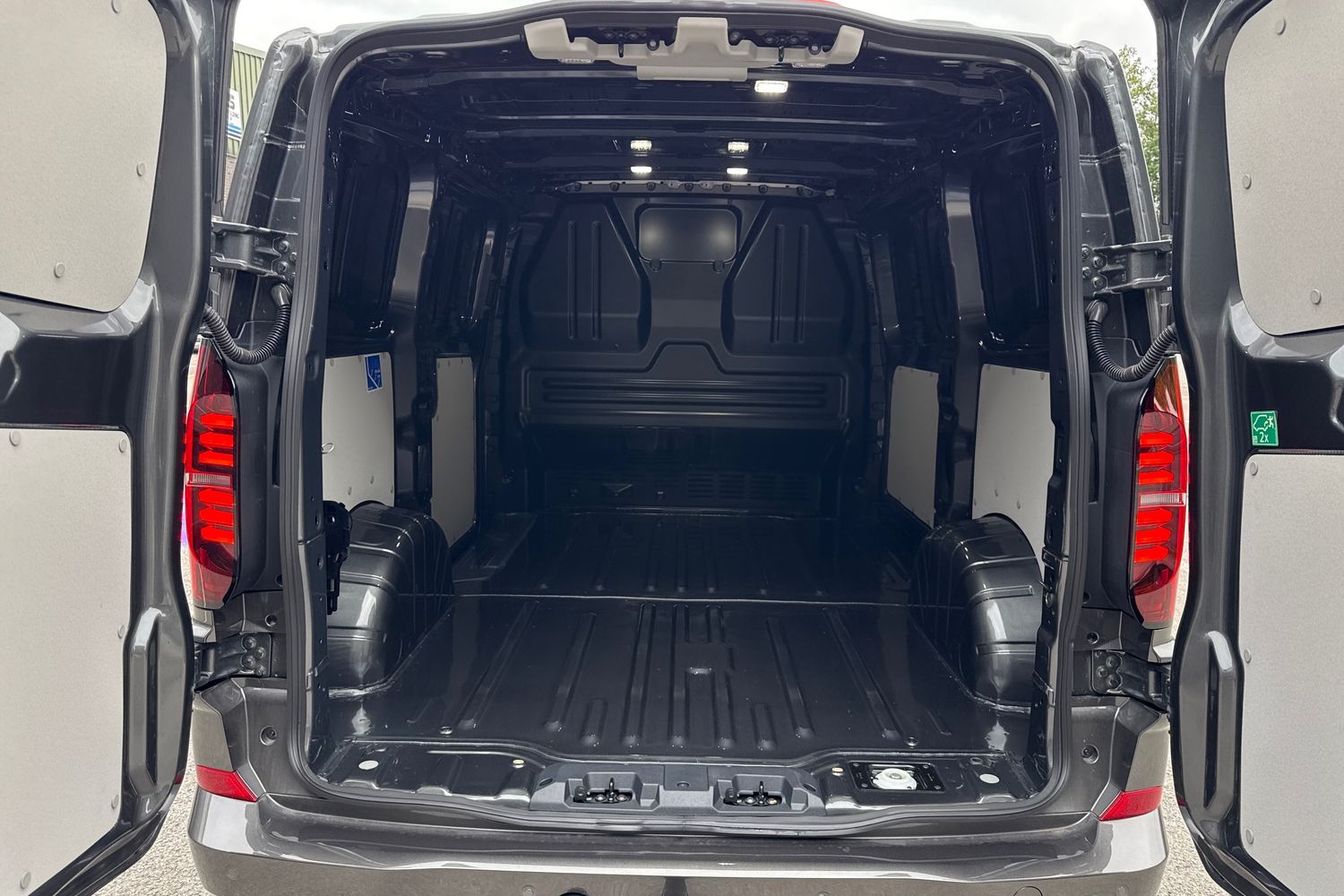 Used Volkswagen Transporter 2025 for sale - 76316309: Photo 6