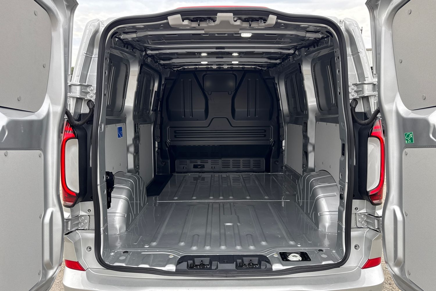 Used Volkswagen Transporter 2025 for sale - 76453612: Photo 6