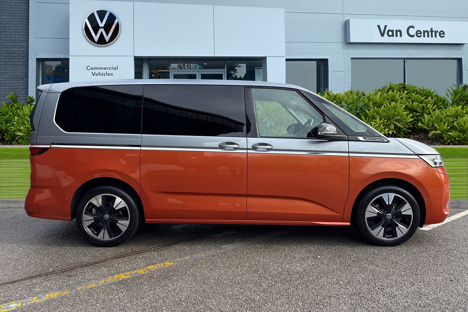 Used Volkswagen Multivan 2025 for sale - 77733607: Photo 3