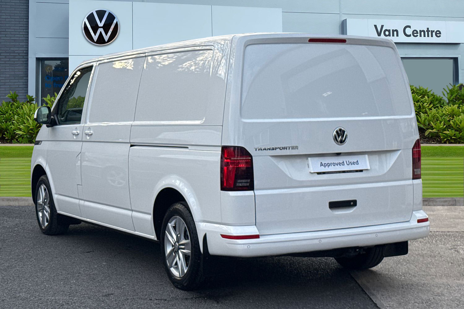 Used Volkswagen Transporter 2024 for sale - 77083946: Photo 2