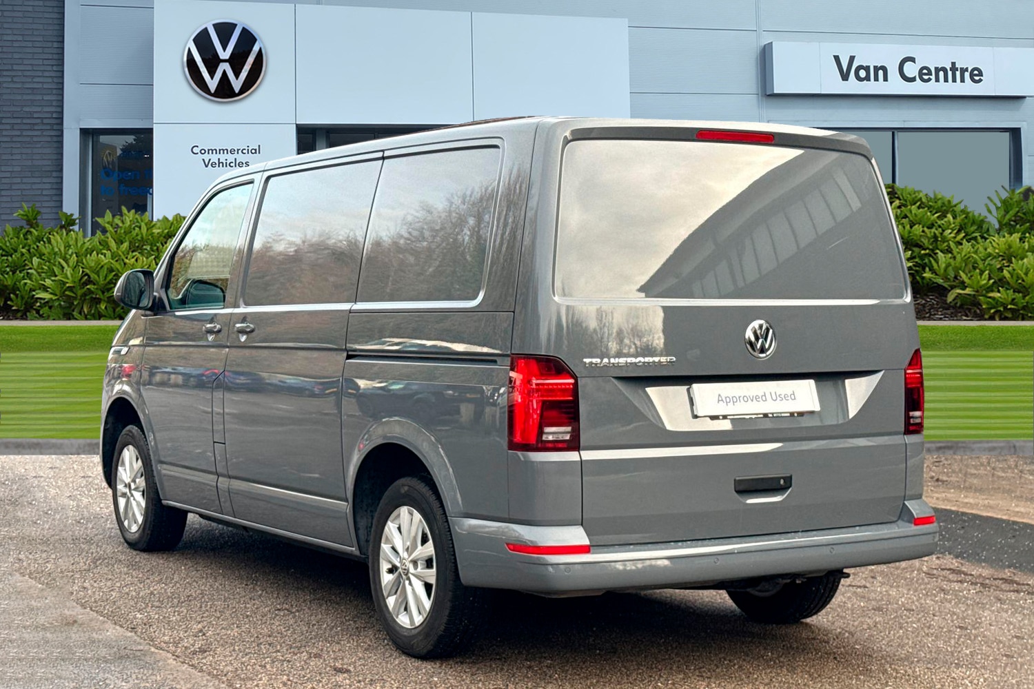 Used Volkswagen Transporter 2024 for sale - 76934280: Photo 2