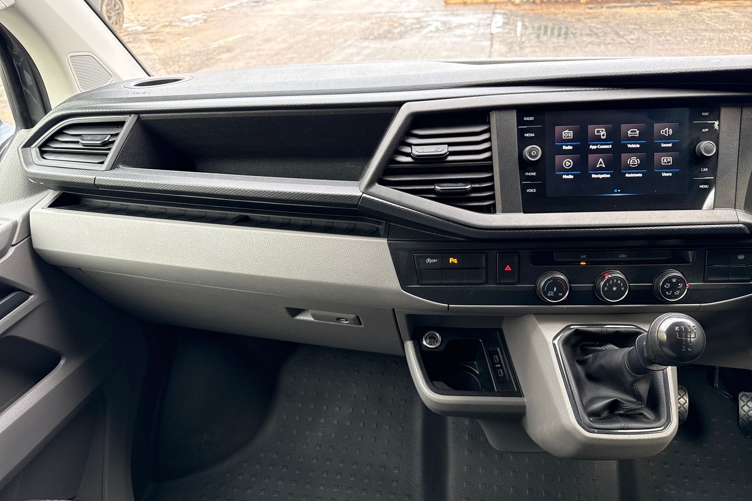 Used Volkswagen Transporter 2024 for sale - 76934280: Photo 20