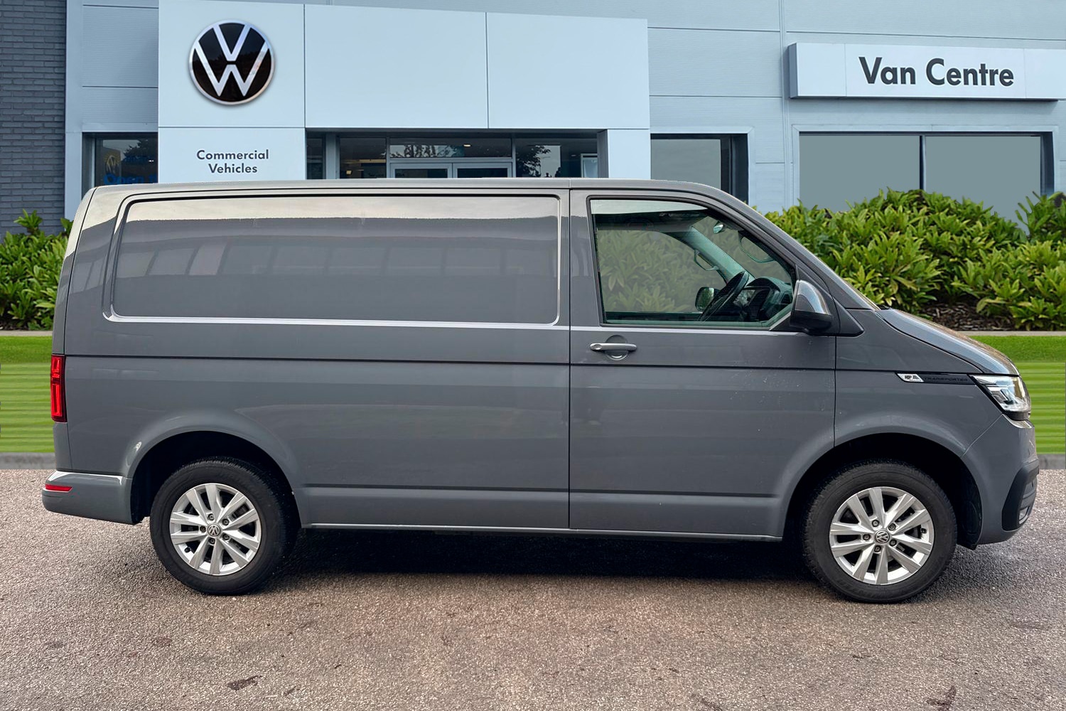 Used Volkswagen Transporter 2024 for sale - 76934280: Photo 3