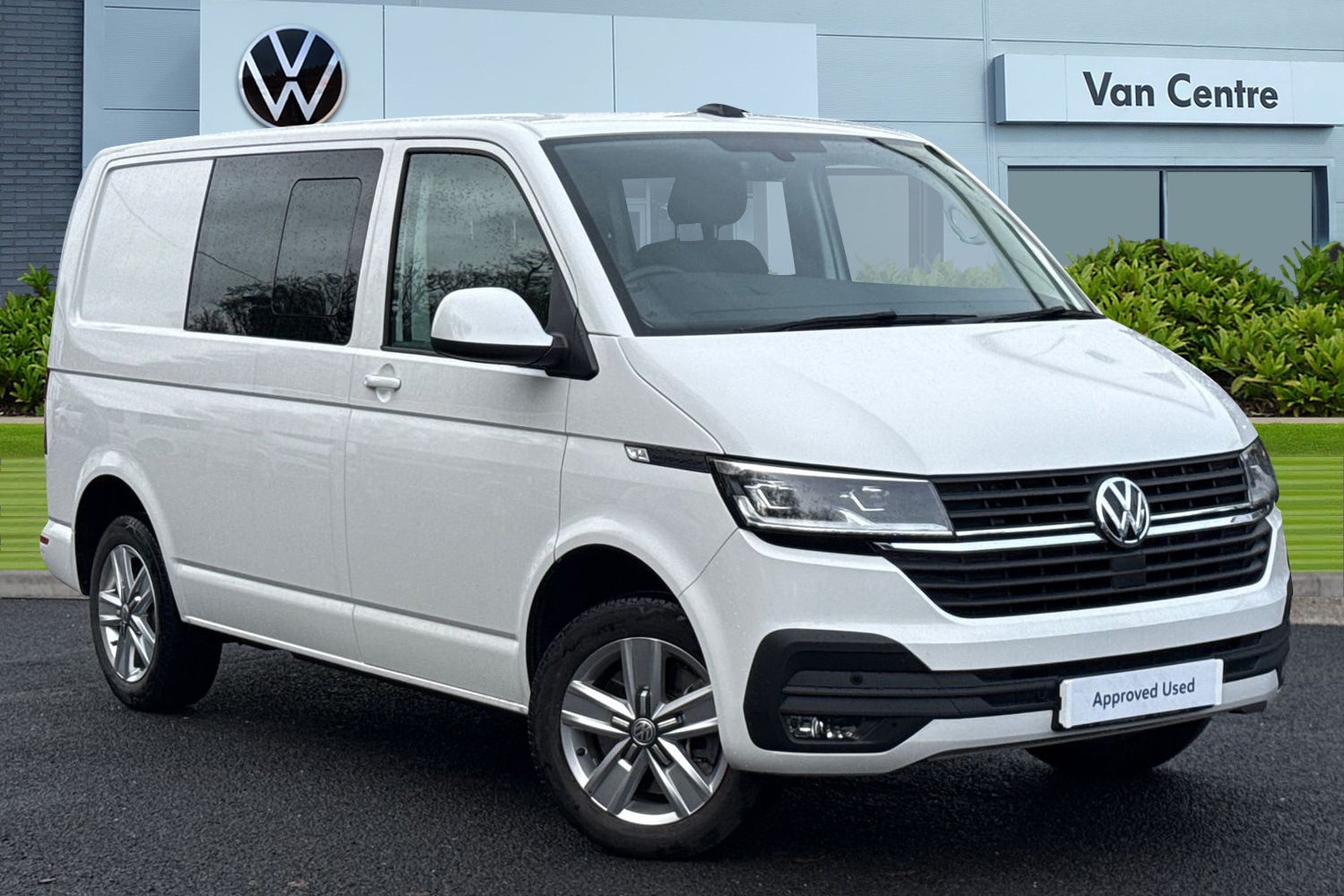 Used Volkswagen Transporter 2024 for sale - 76972799: Photo 1