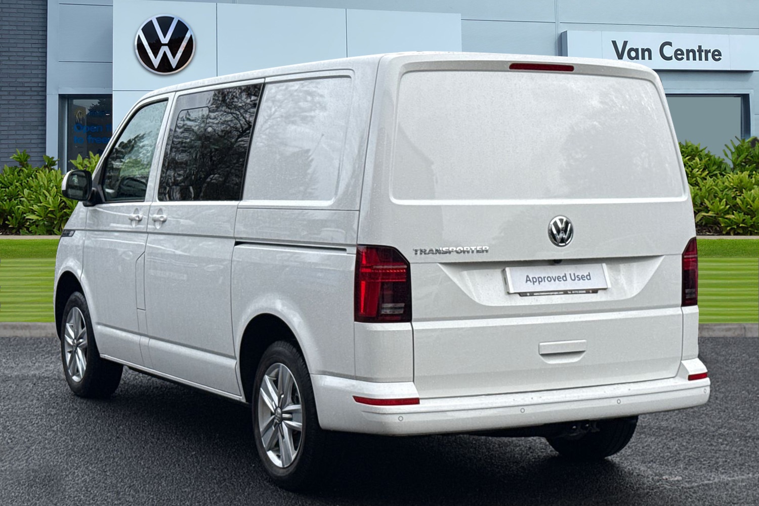 Used Volkswagen Transporter 2024 for sale - 76972799: Photo 2