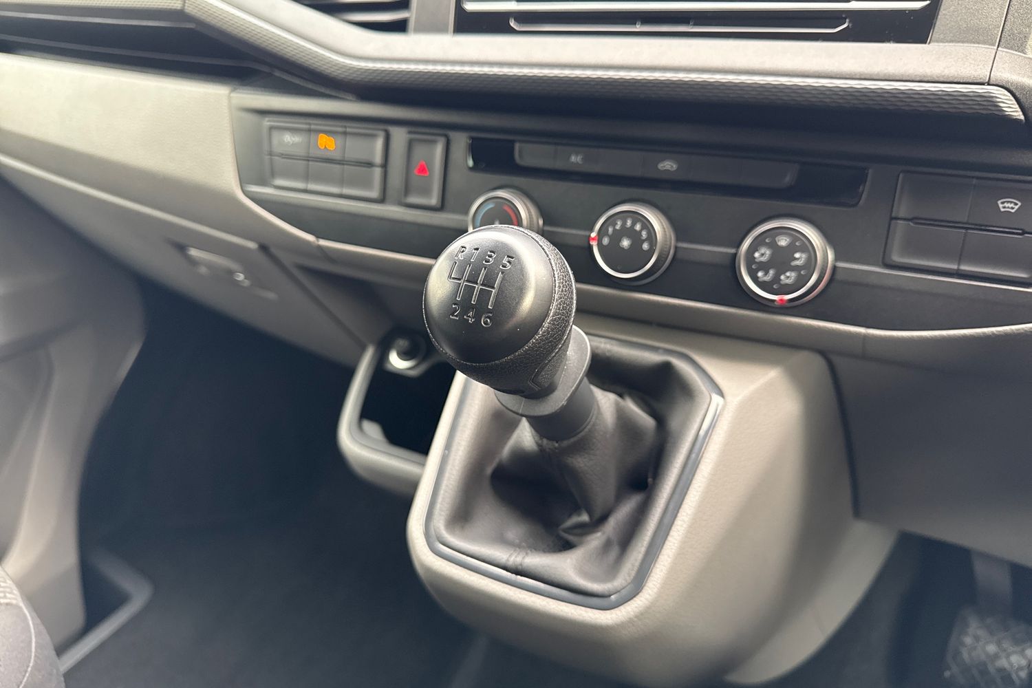 Used Volkswagen Transporter 2024 for sale - 76972799: Photo 23