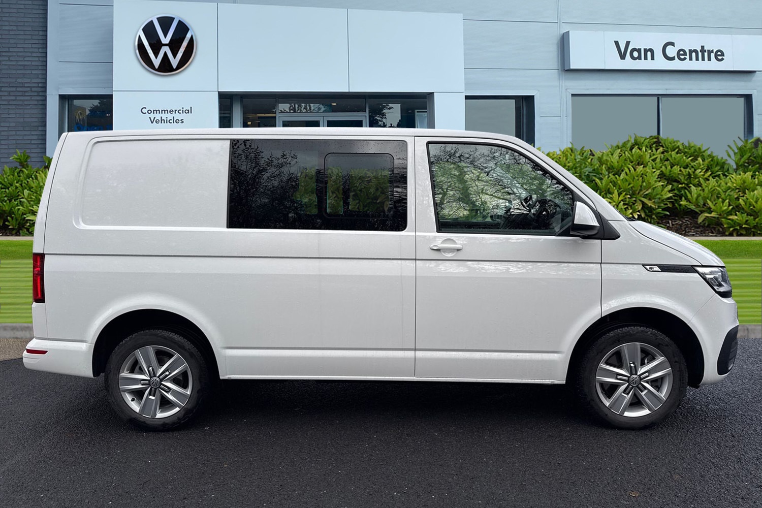 Used Volkswagen Transporter 2024 for sale - 76972799: Photo 3