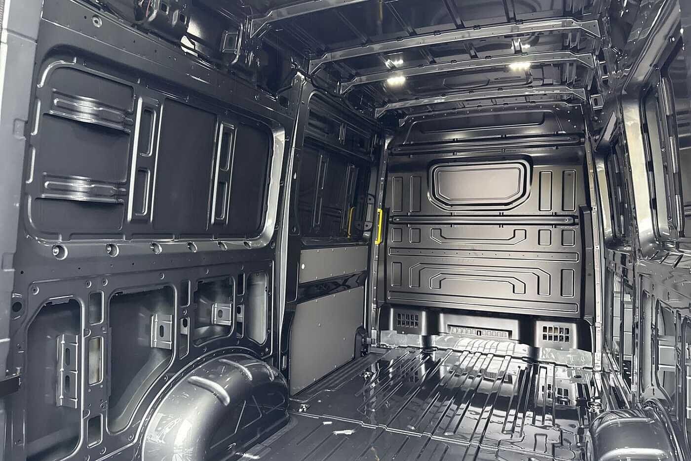 Used Volkswagen Crafter 2025 for sale - 76546103: Photo 42