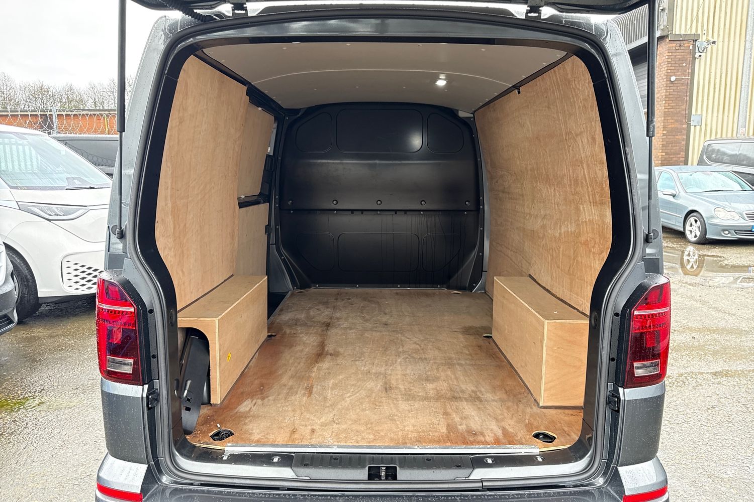 Used Volkswagen Transporter 2024 for sale - 77199364: Photo 7