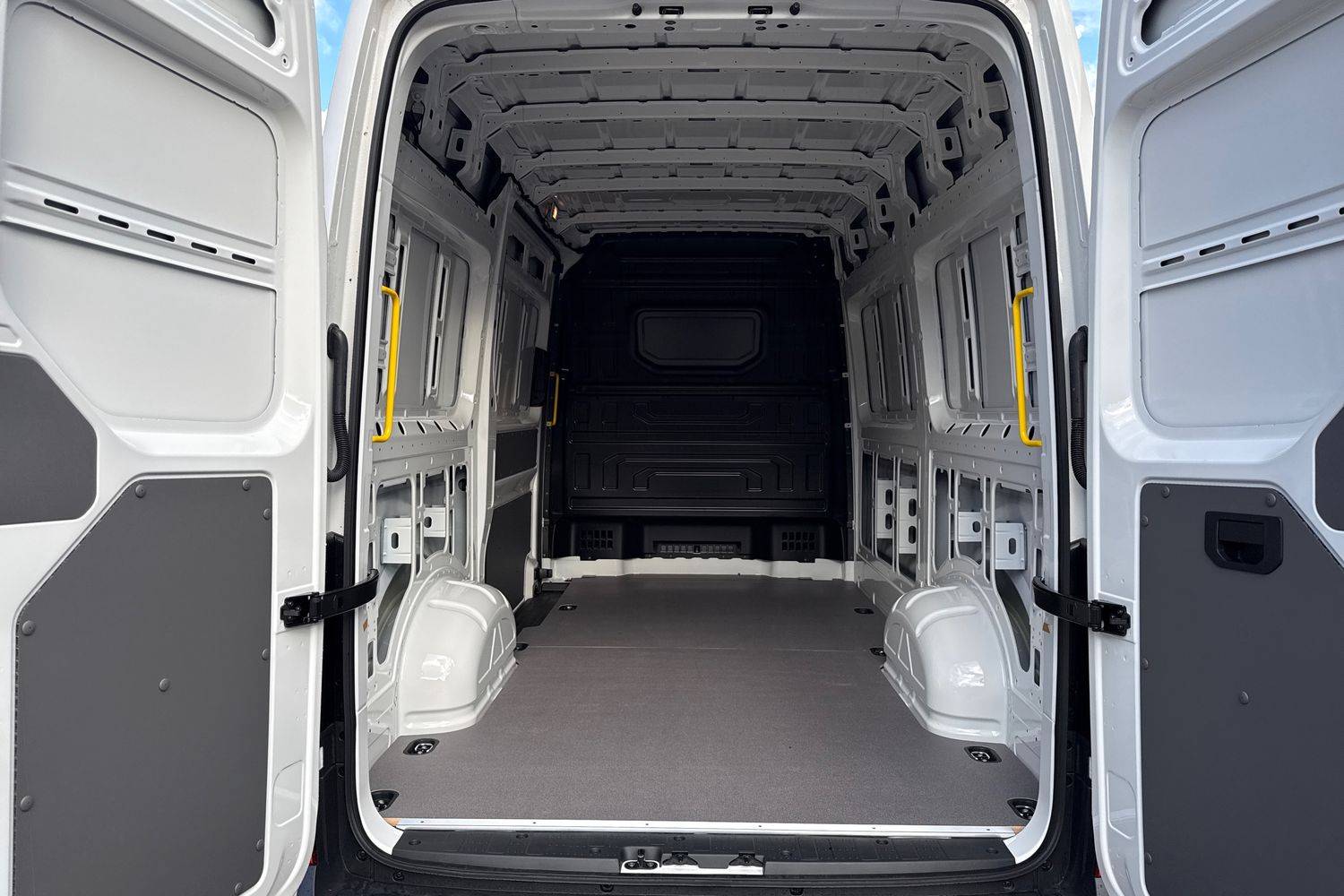 Used Volkswagen Crafter 2025 for sale - 76364581: Photo 6