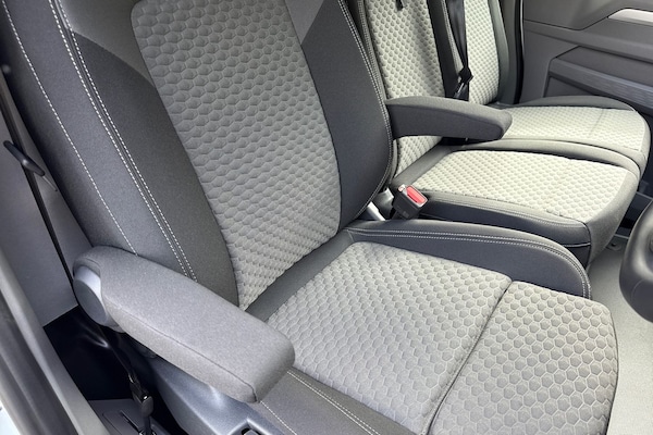 Used Volkswagen Transporter 2025 for sale - 76119860: Photo 38
