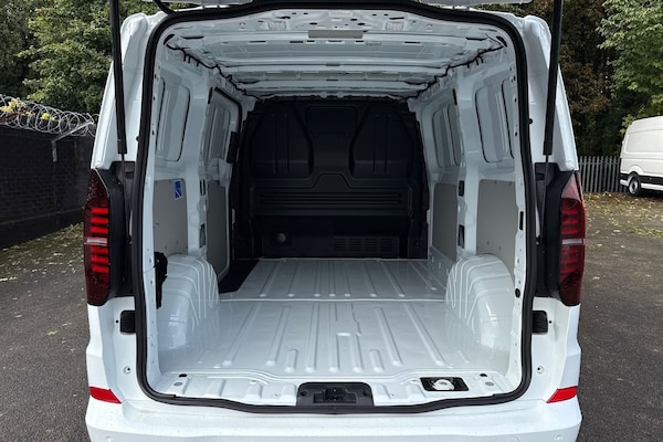 Used Volkswagen Transporter 2025 for sale - 76119860: Photo 6