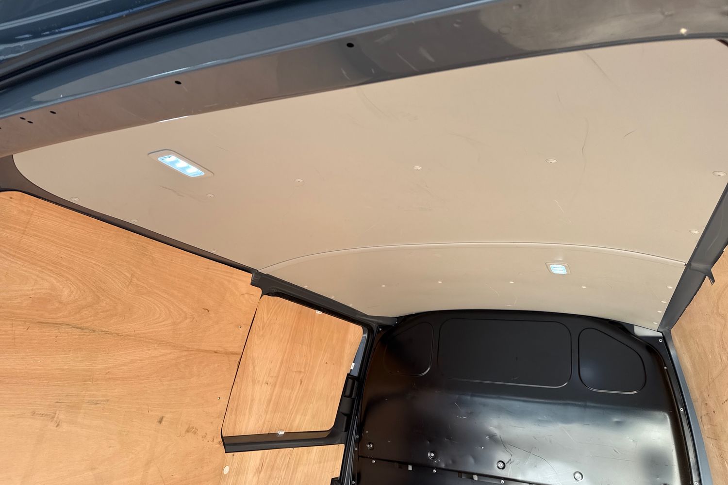 Used Volkswagen Transporter 2024 for sale - 77226524: Photo 38