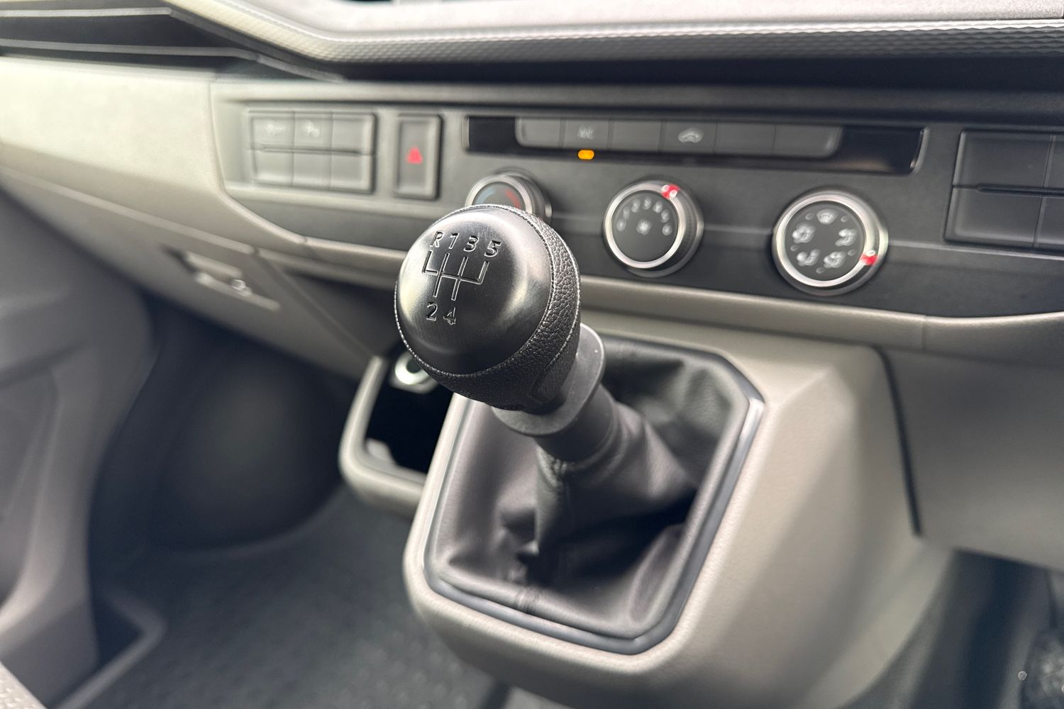 Used Volkswagen Transporter 2024 for sale - 77862857: Photo 23