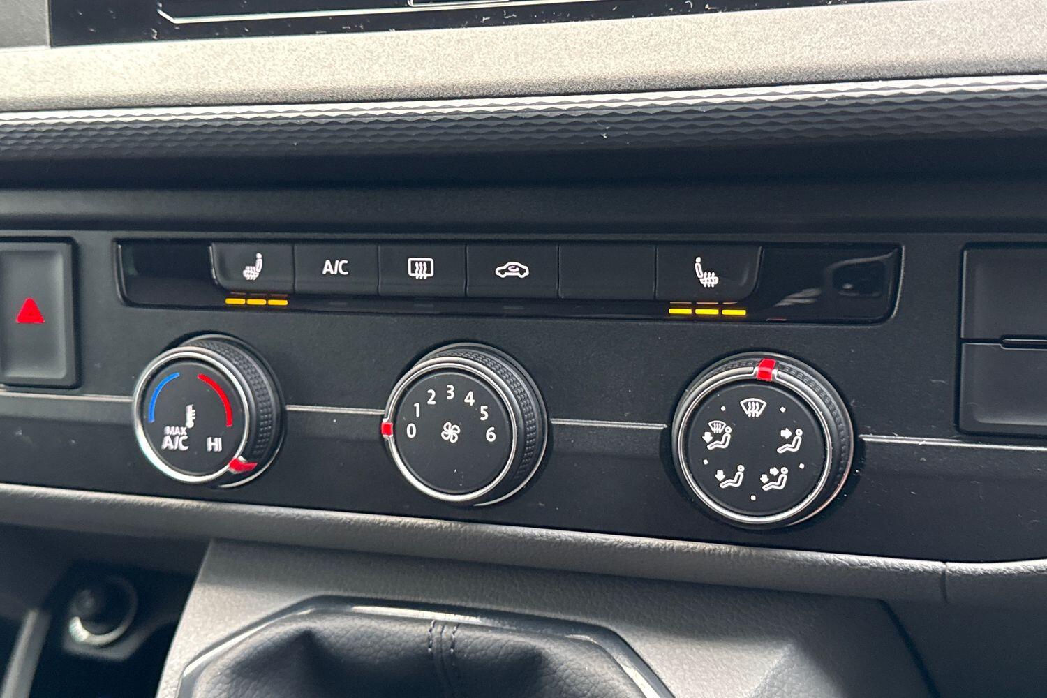 Used Volkswagen Transporter 2024 for sale - 77199480: Photo 18