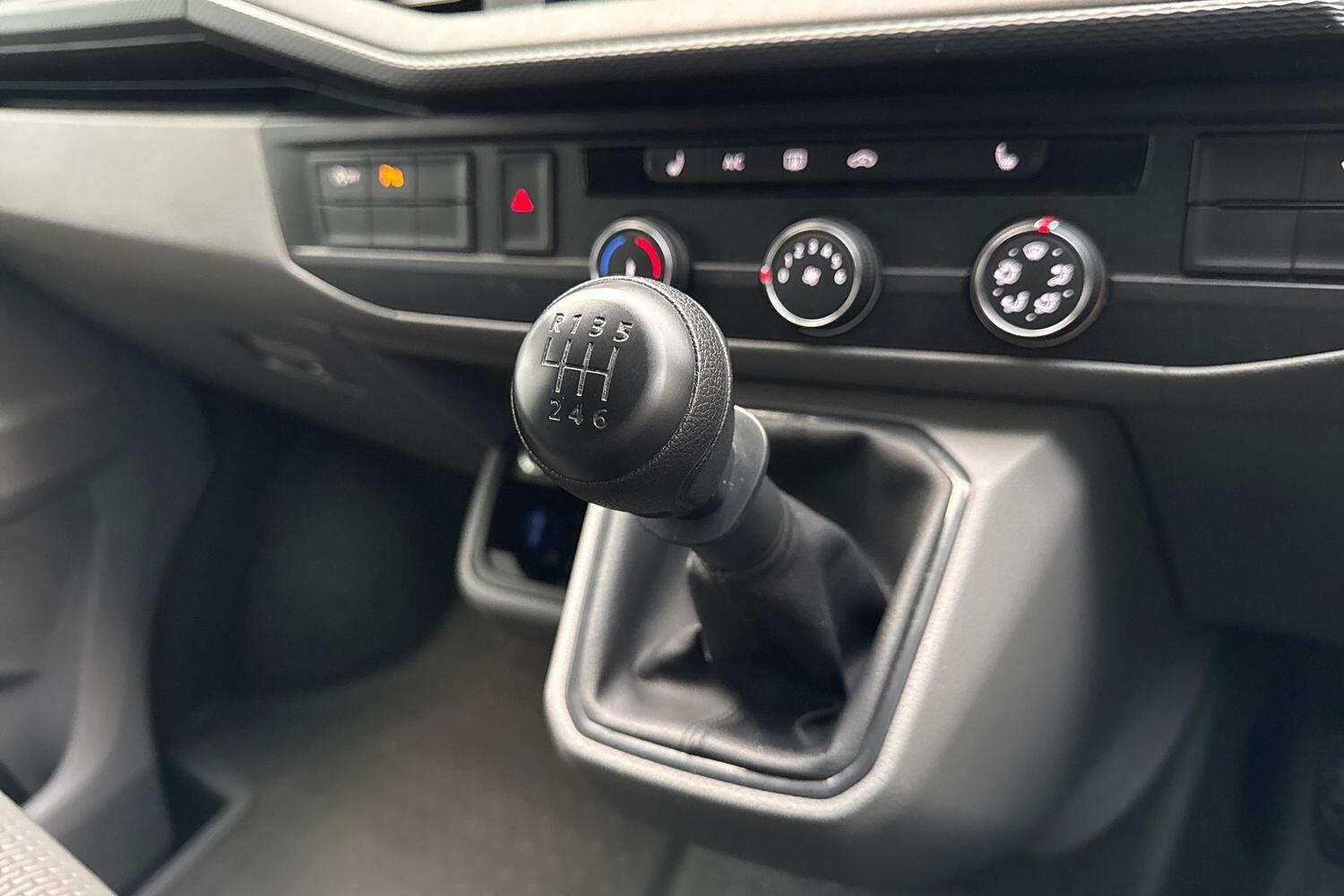 Used Volkswagen Transporter 2024 for sale - 77199480: Photo 19