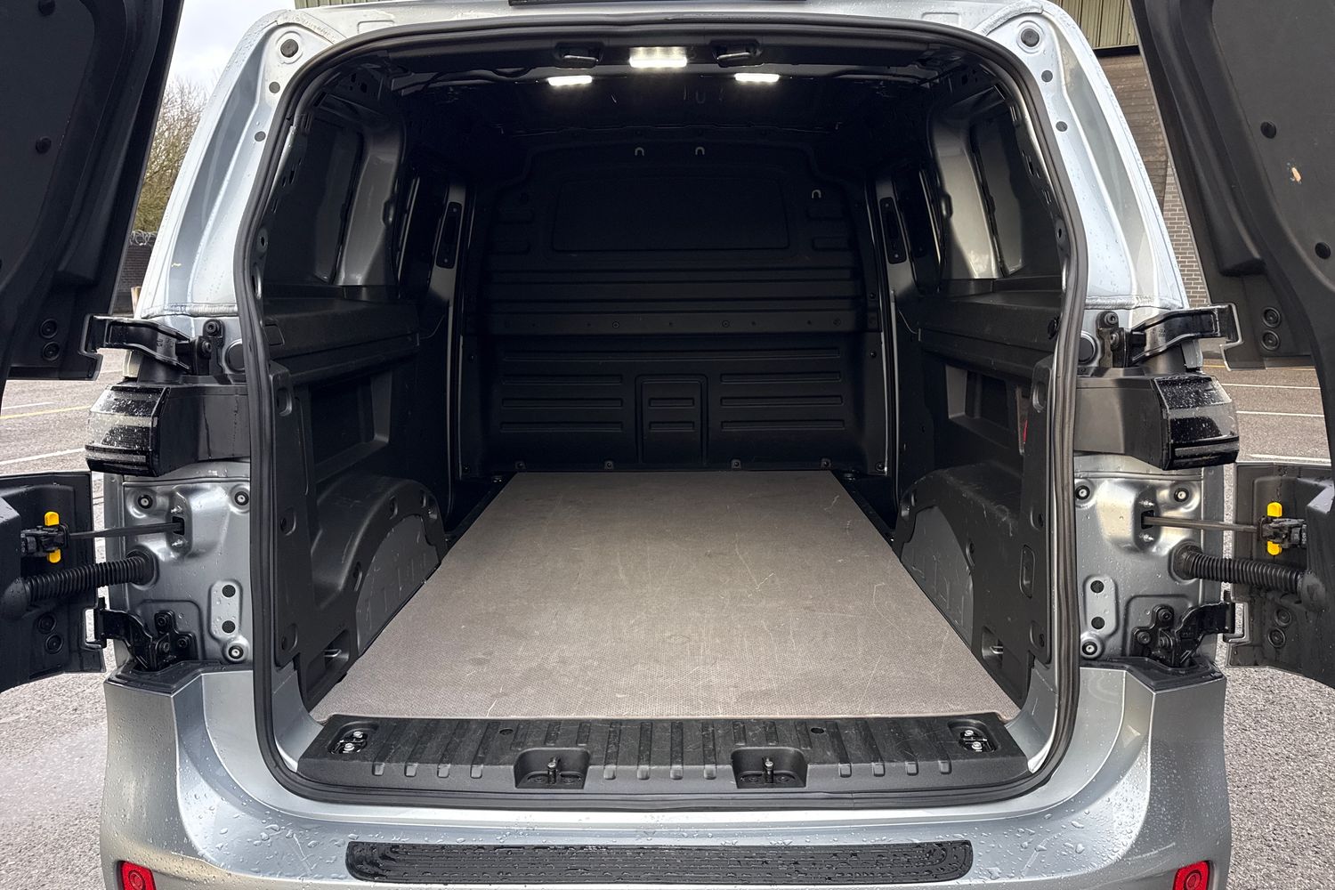 Used Volkswagen ID.Buzz 2024 for sale - 77686912: Photo 6