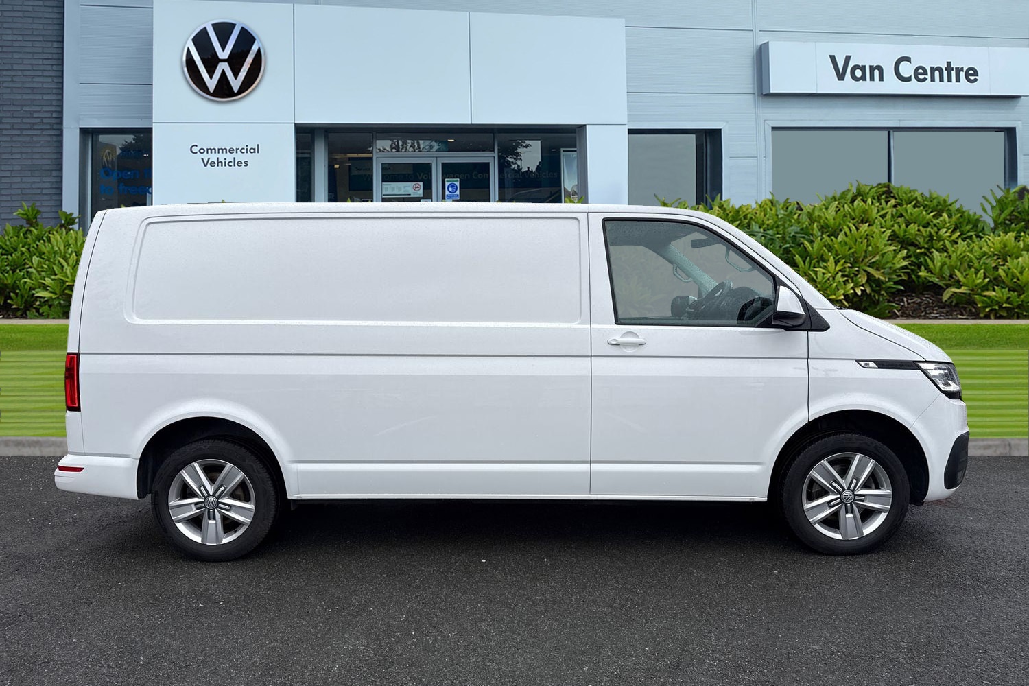 Used Volkswagen Transporter 2024 for sale - 77615893: Photo 3