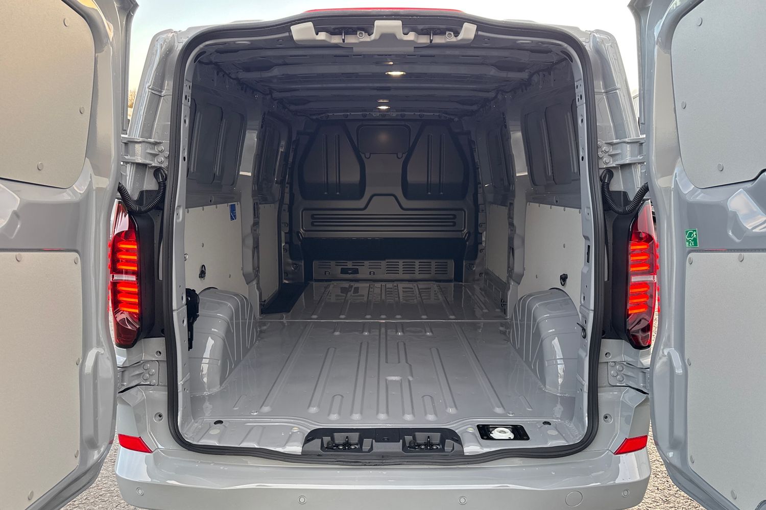 Used Volkswagen Transporter 2025 for sale - 76469302: Photo 6