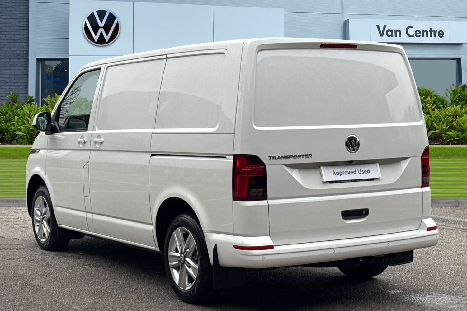 Used Volkswagen Transporter 2024 for sale - 77117751: Photo 2