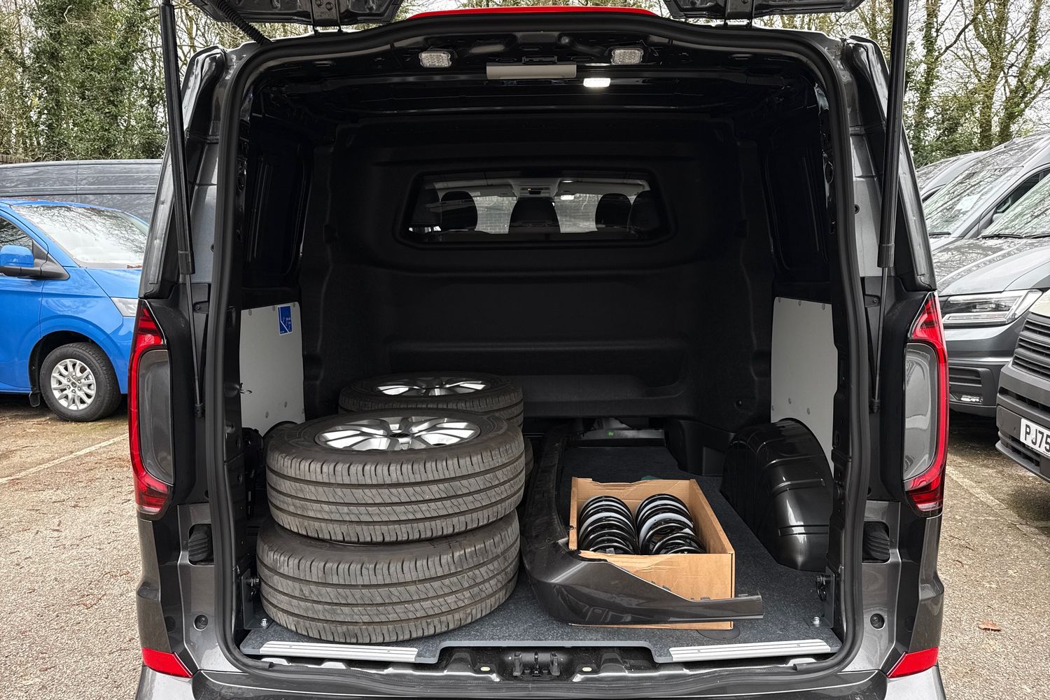 Used Volkswagen Transporter 2026 for sale - 78122511: Photo 6